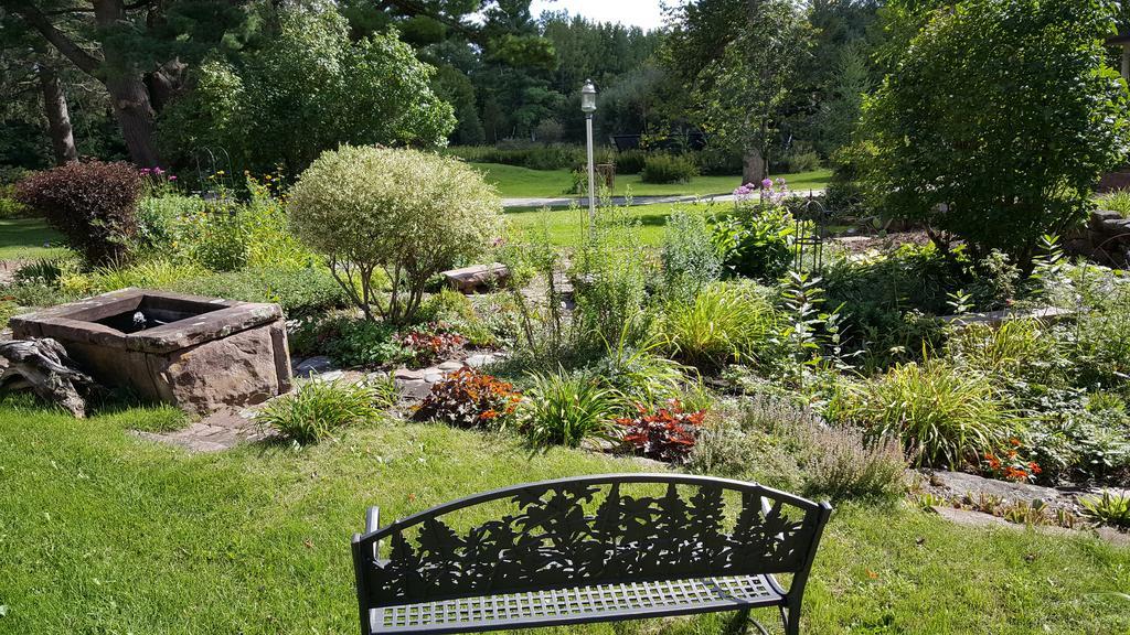 Pinehurst Inn Bed & Breakfast Bayfield Buitenkant foto