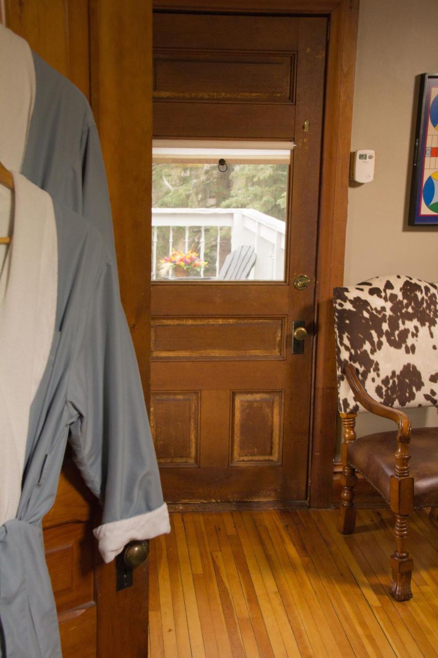 Pinehurst Inn Bed & Breakfast Bayfield Buitenkant foto